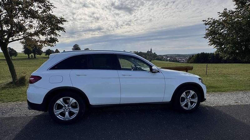 Weiß Gebraucht 2016 Mercedes GLC220 SUV | 24.900 € (Superpreis) - Bild 1/4