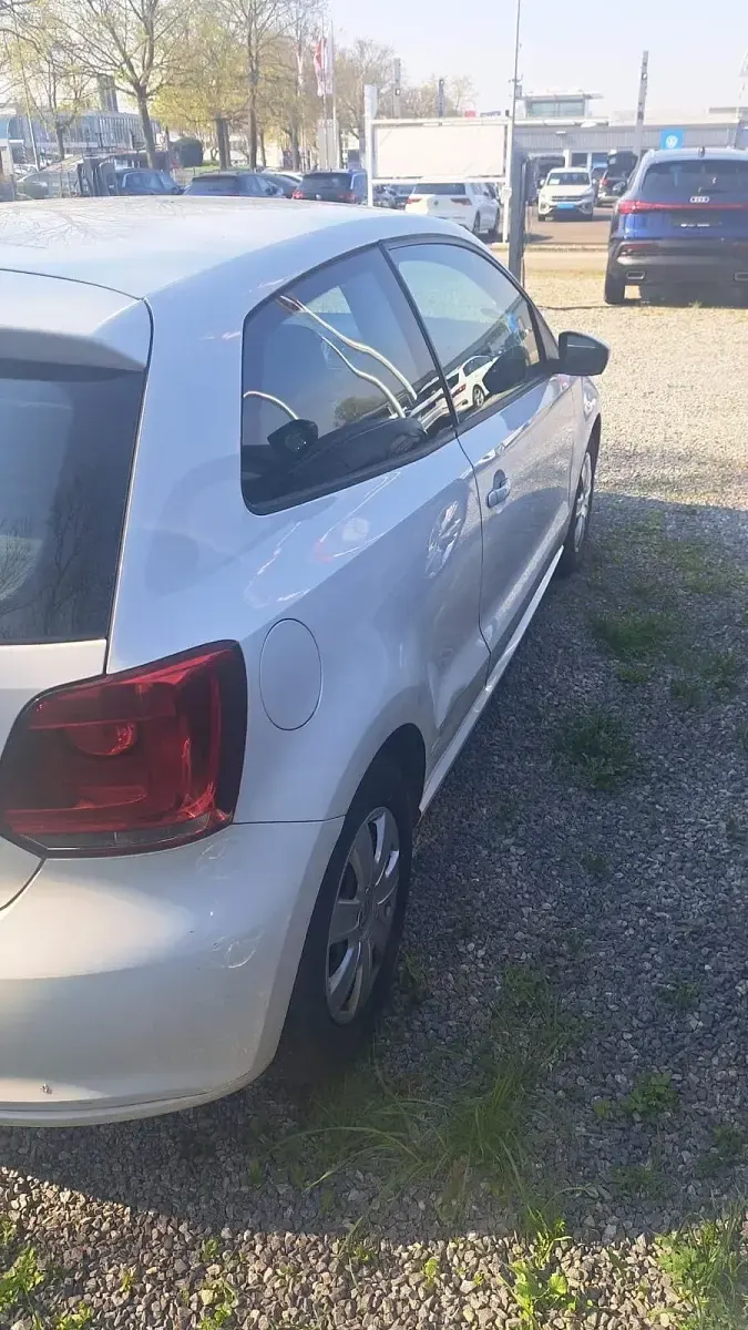 Gebraucht VW Polo 60 PS (44 kW) 2010 Weiß Kleinwagen