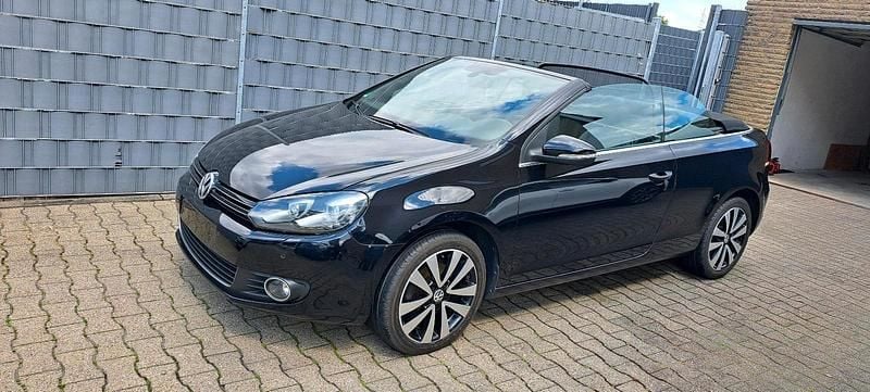 Second-hand VW Golf 105 CP (77 kW) 2011 Negru Cabrio