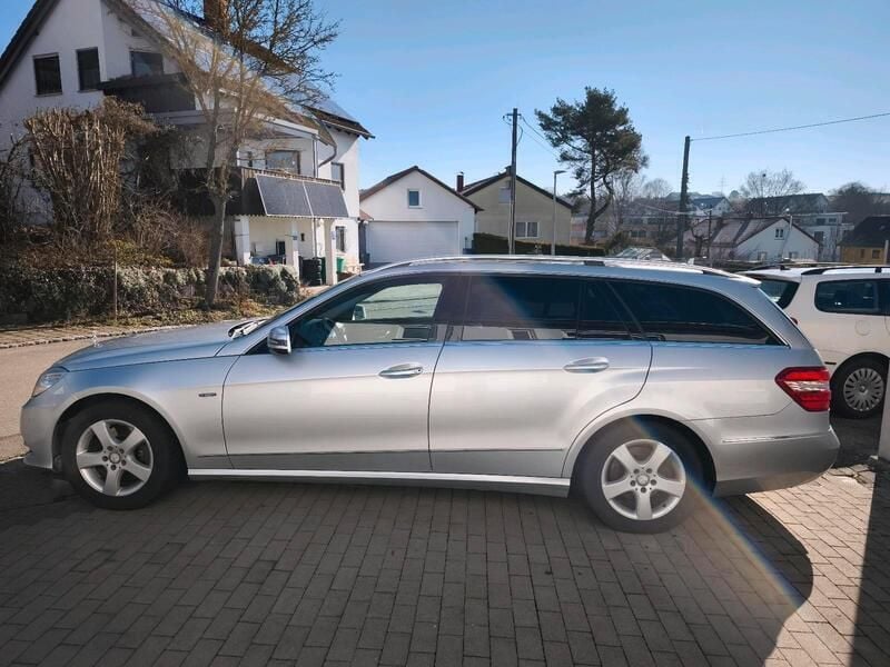 Silber Gebraucht 2010 Mercedes E350 Kombi | 4.200 € (Superpreis) - Bild 1/4