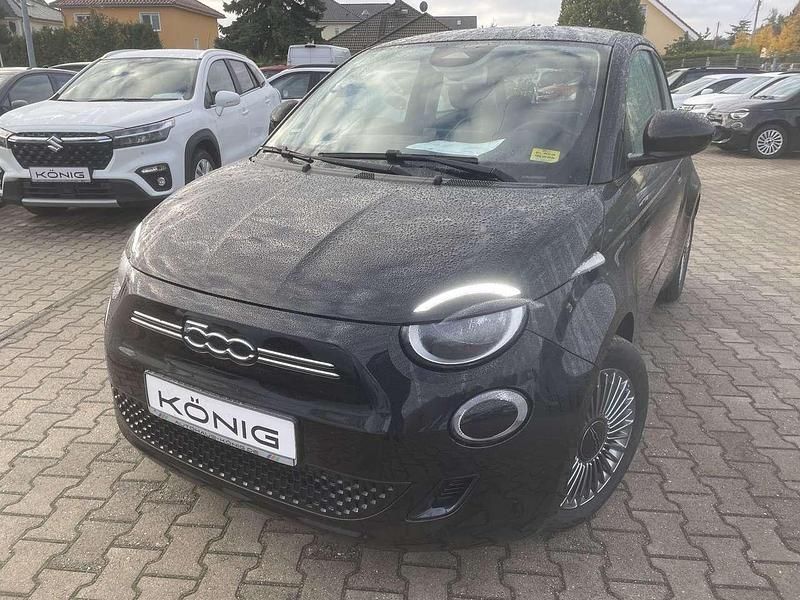 Onyxschwarz Gebraucht 2022 Fiat 500e Icon Kleinwagen | 19.998 € (Fairer Preis) - Bild 1/4