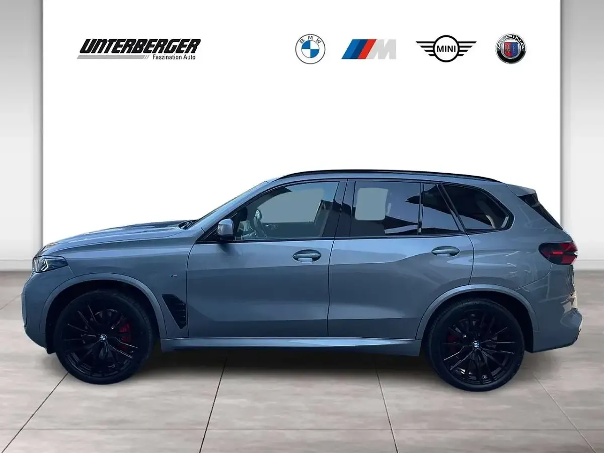 Gebraucht BMW X5 M Sport 298 PS (219 kW) 2025 Grau SUV