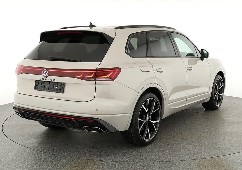 Gebraucht VW Touareg R-line 286 PS (210 kW) 2024 Sechura beige metall SUV