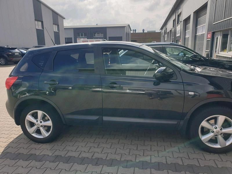 Schwarz Gebraucht 2009 Nissan Qashqai SUV | 6.850 € (Etwas zu teuer) - Bild 1/4