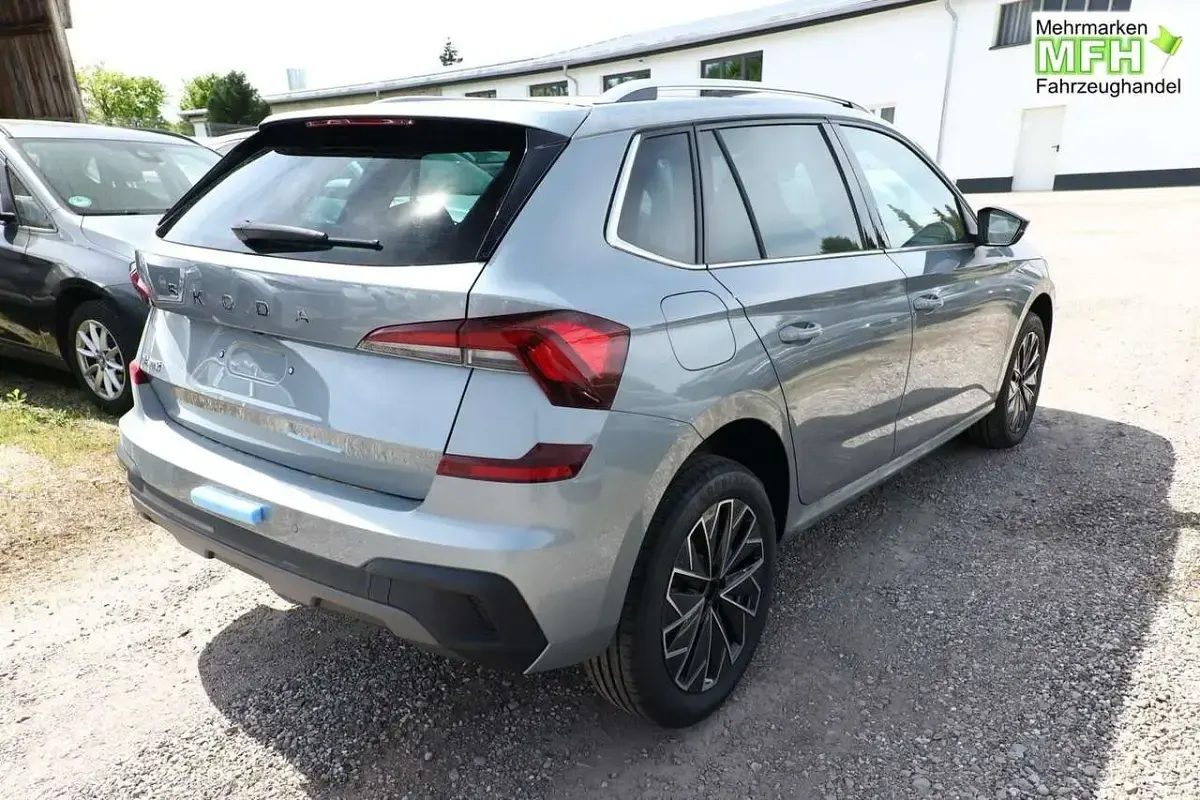 Neu Skoda Kamiq Dynamic 150 PS (110 kW) 2026 Brillant silver metallic SUV