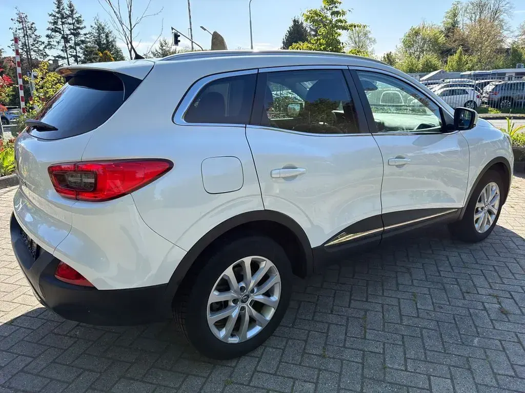 Gebraucht Renault Kadjar Life 131 PS (96 kW) 2016 Weiß SUV