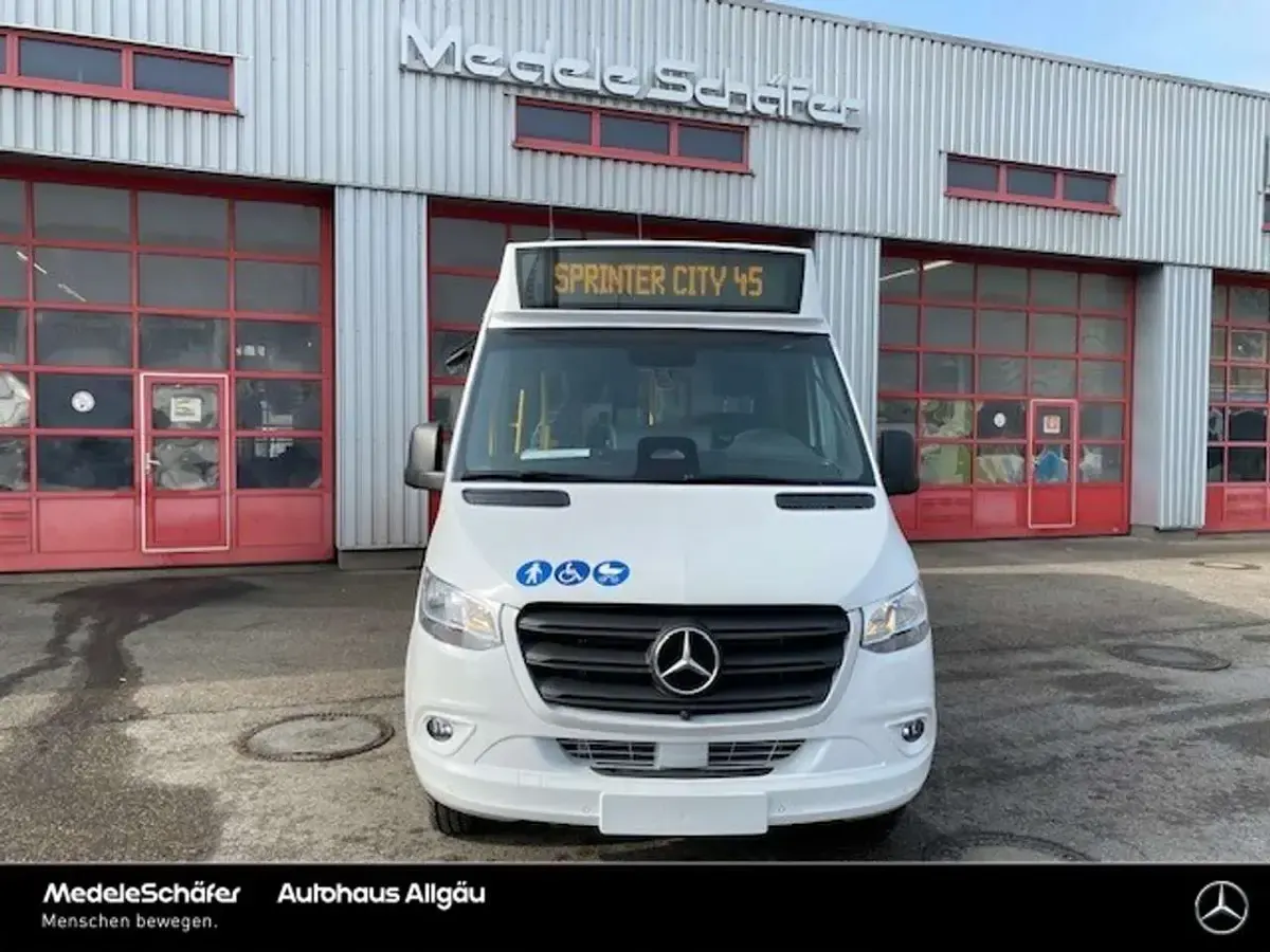 Używany Mercedes Sprinter 170 KM (125 kW) 2026 Biały Van
