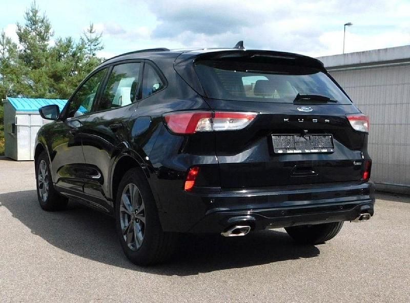 Gebraucht Ford Kuga ST-Line 152 PS (111 kW) 2022 Schwarz SUV