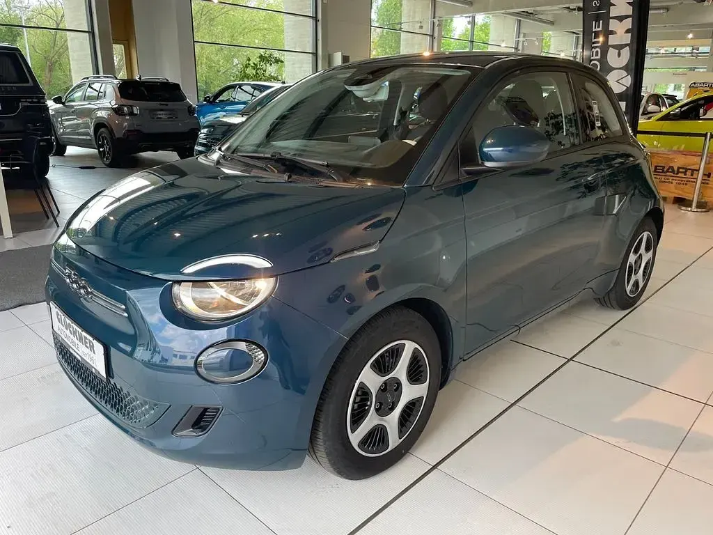 Gebraucht Fiat 500e Action 69 kW (95 PS) 2023 Grün Kleinwagen