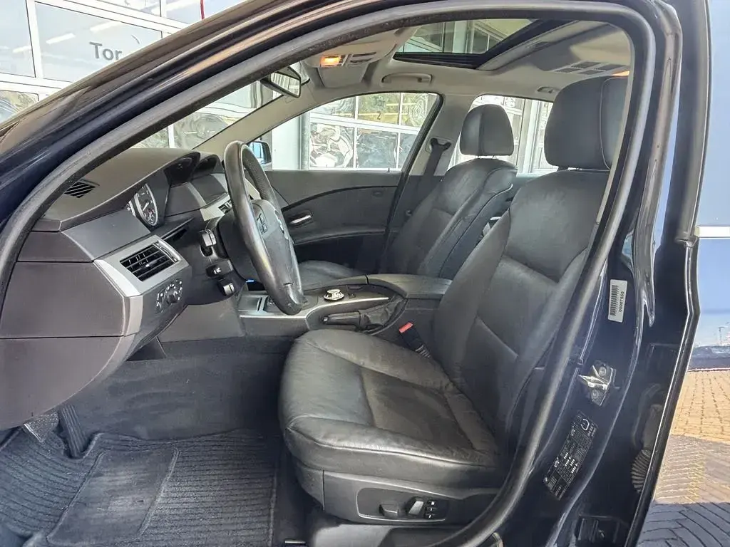 Gebraucht BMW 523 177 PS (130 kW) 2005 Blau Limousine