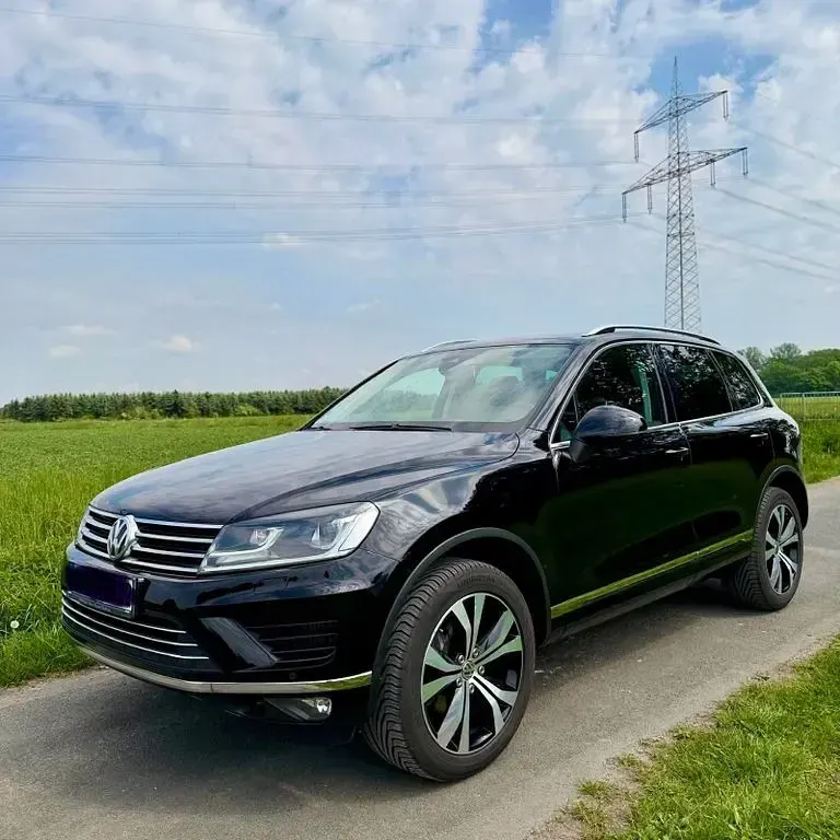Second-hand VW Touareg 262 CP (192 kW) 2016 Negru SUV