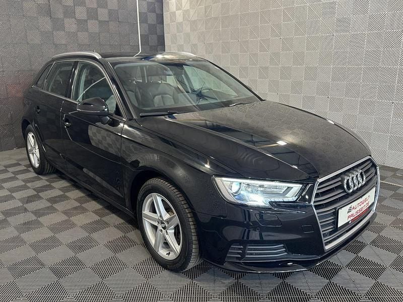 Schwarz Gebraucht 2019 Audi A3 Sportback Basis Limousine | 17.450 € (Guter Preis) - Bild 1/4