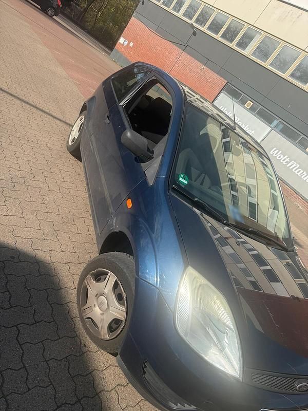Gebraucht Ford Fiesta 80 PS (58 kW) 2005 Blau Kleinwagen