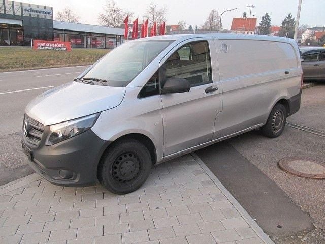 Silber Gebraucht 2017 Mercedes Vito Van | 7.950 € (Fairer Preis) - Bild 1/4