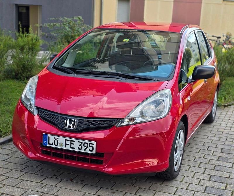 Rot Gebraucht 2013 Honda Jazz Trend Kleinwagen | 6.000 € (Fairer Preis) - Bild 1/4