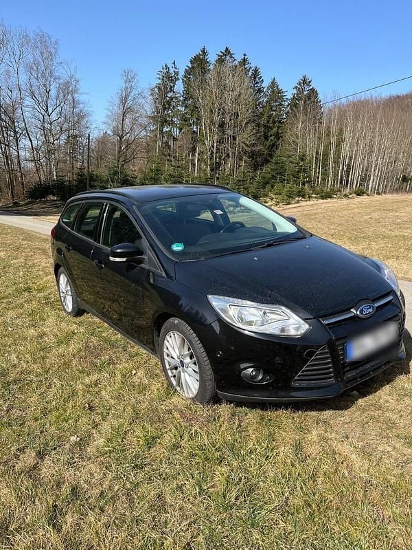 Schwarz Gebraucht 2014 Ford Focus Trend Kombi | 4.800 € (Guter Preis) - Bild 1/4