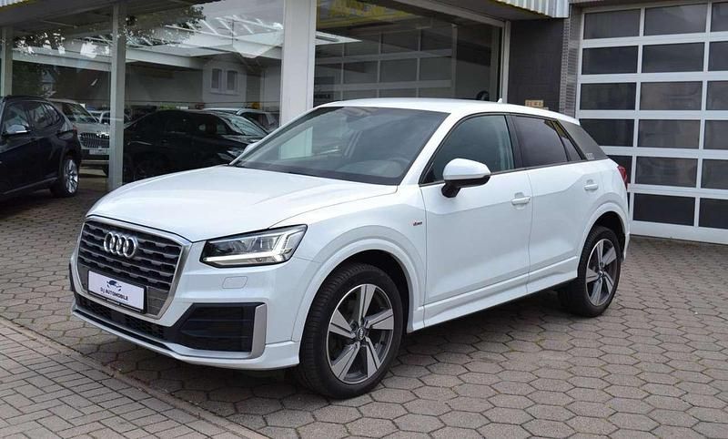 Gletscherweiss Gebraucht 2016 Audi Q2 S-Line SUV | 19.490 € (Fairer Preis) - Bild 1/4