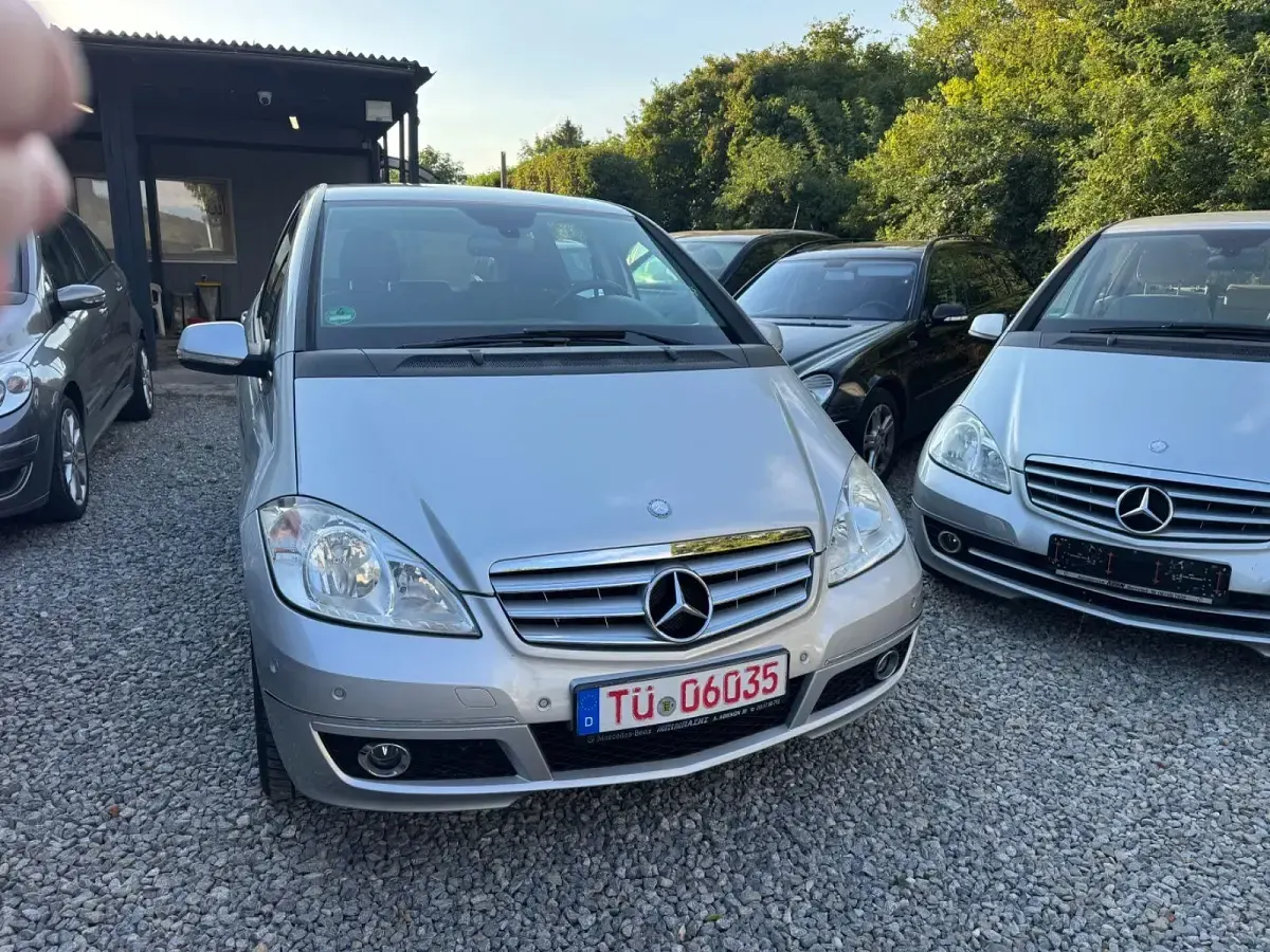 Gebraucht Mercedes A180 109 PS (80 kW) 2010 Silber Limousine