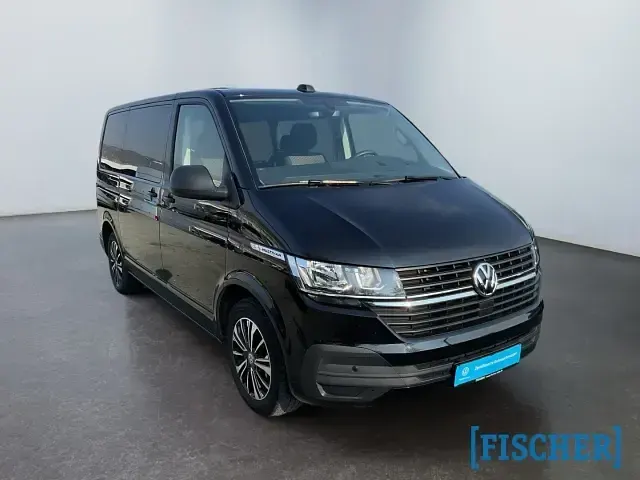 Gebraucht VW Multivan Trendline 150 PS (110 kW) 2022 Deep black Van / Kleinbus