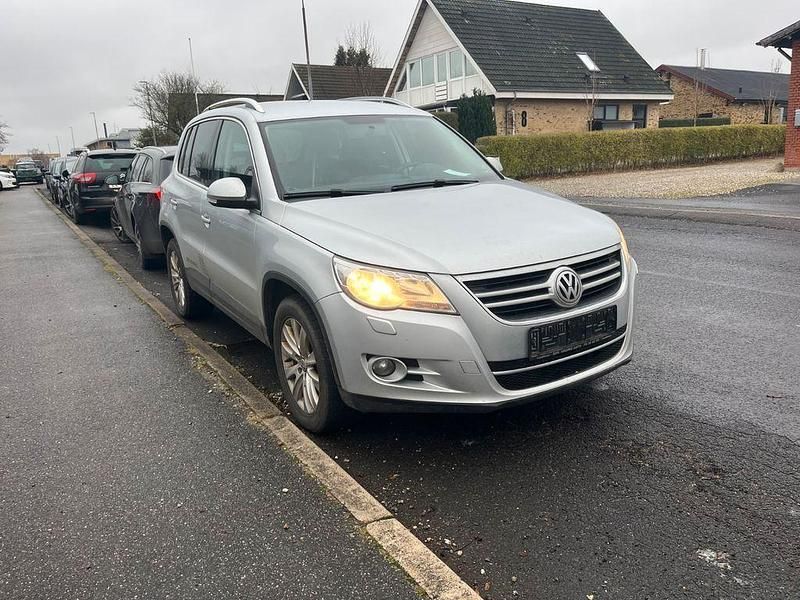 Gebraucht VW Tiguan 140 PS (102 kW) 2010 Grau SUV