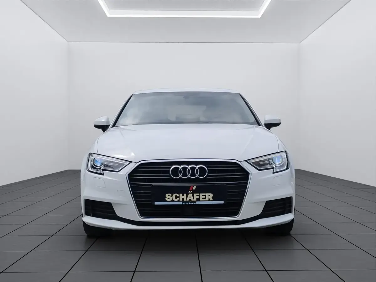 Gebraucht Audi A3 Advanced 116 PS (85 kW) 2020 Weiß Limousine