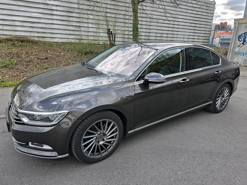Gebraucht VW Passat Highline 150 PS (110 kW) 2016 Braun Limousine