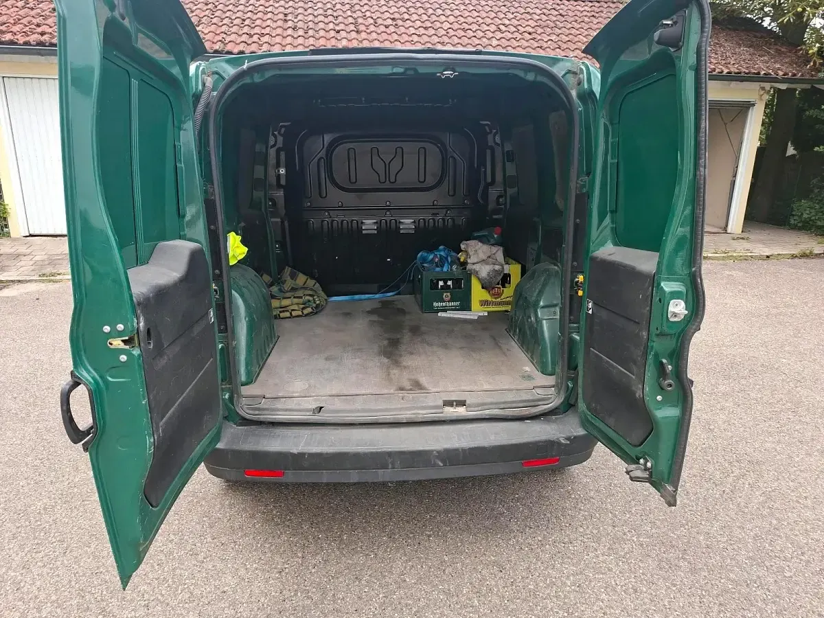 Gebraucht Opel Combo 90 PS (66 kW) 2014 Grün Van / Kleinbus