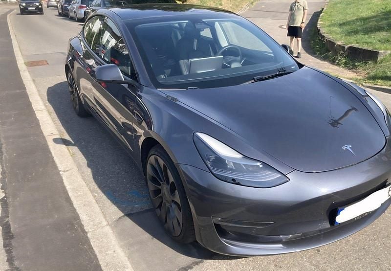 Grau Gebraucht 2021 Tesla Model 3 Performance Limousine | 26.999 € (Guter Preis) - Bild 1/4