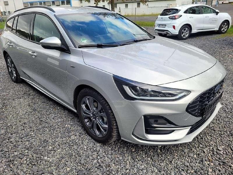 Polarsilber metallic Gebraucht 2025 Ford Focus ST-Line X Kombi | 27.590 € (Fairer Preis) - Bild 1/4