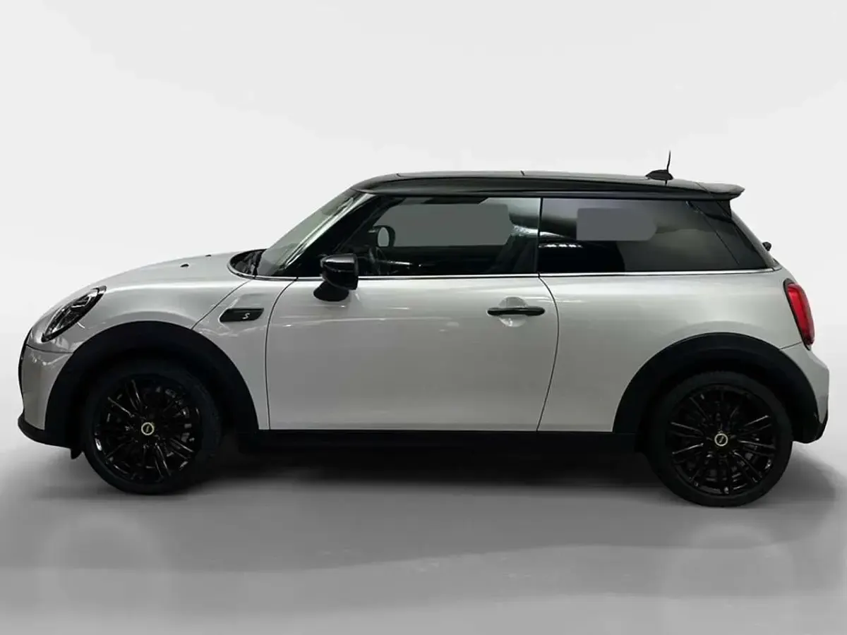 Gebraucht Mini Cooper SE Classic 135 kW (184 PS) 2021 White silver metallic Kleinwagen