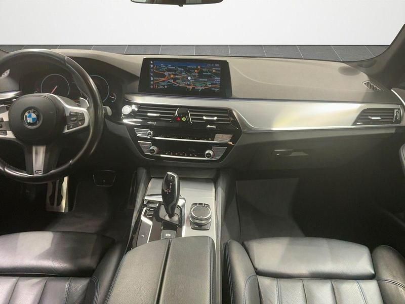 Gebraucht BMW 520 M Sport 190 PS (139 kW) 2020 Grau Kombi