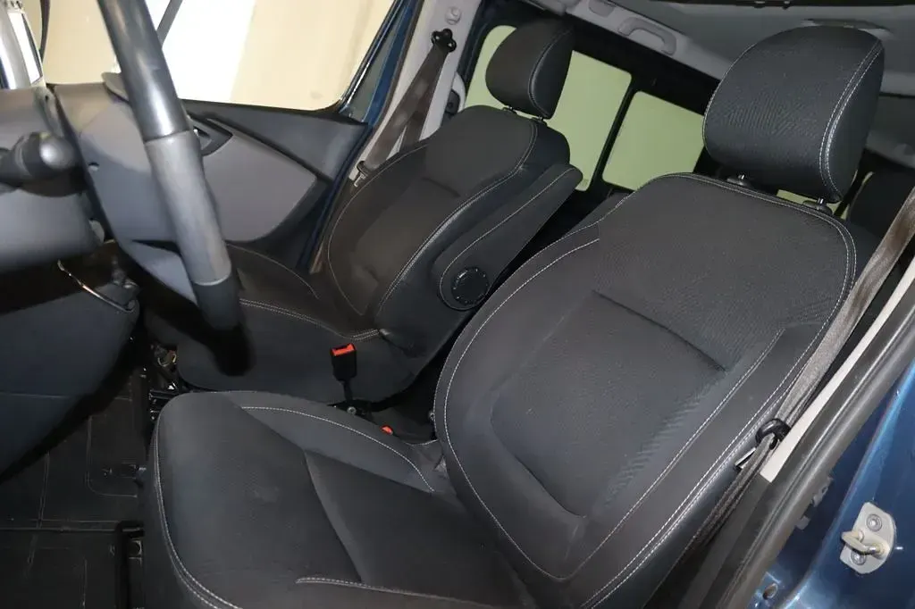 Gebraucht Nissan NV300 Premium Edition 145 PS (106 kW) 2018 Blau Van