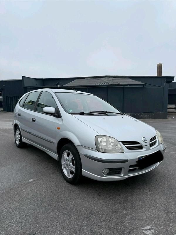 Gebraucht Nissan Almera 116 PS (85 kW) 2004 Silber Van / Kleinbus