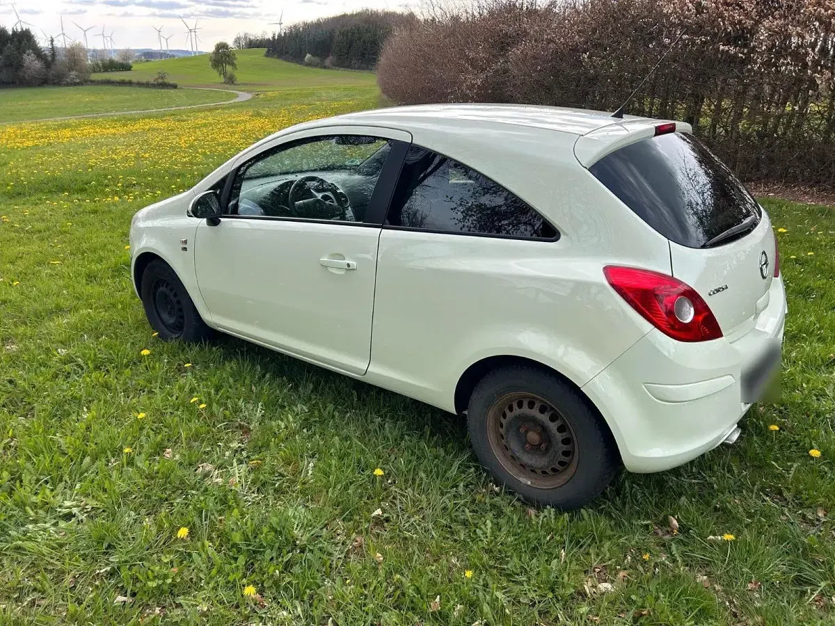 Usata Opel Corsa 87 CV (63 kW) 2012 Beige Utilitaria
