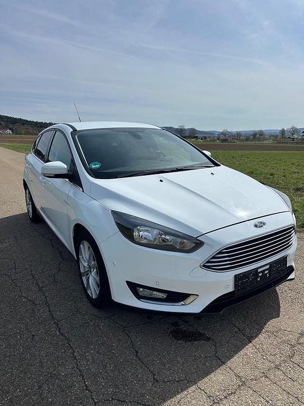 Gebraucht Ford Focus Titanium 101 PS (74 kW) 2016 Weiß Kombi