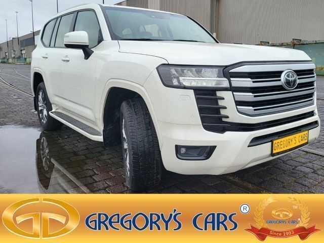 Sparkling pearl white Gebraucht 2022 Toyota Land Cruiser T1 SUV | 99.979 € (Etwas zu teuer) - Bild 1/4