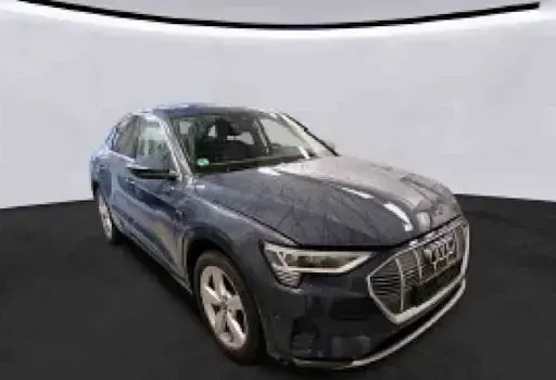 Gebraucht Audi Q8 Sportback e-tron Advanced Plus 300 kW (408 PS) 2022 Blau SUV