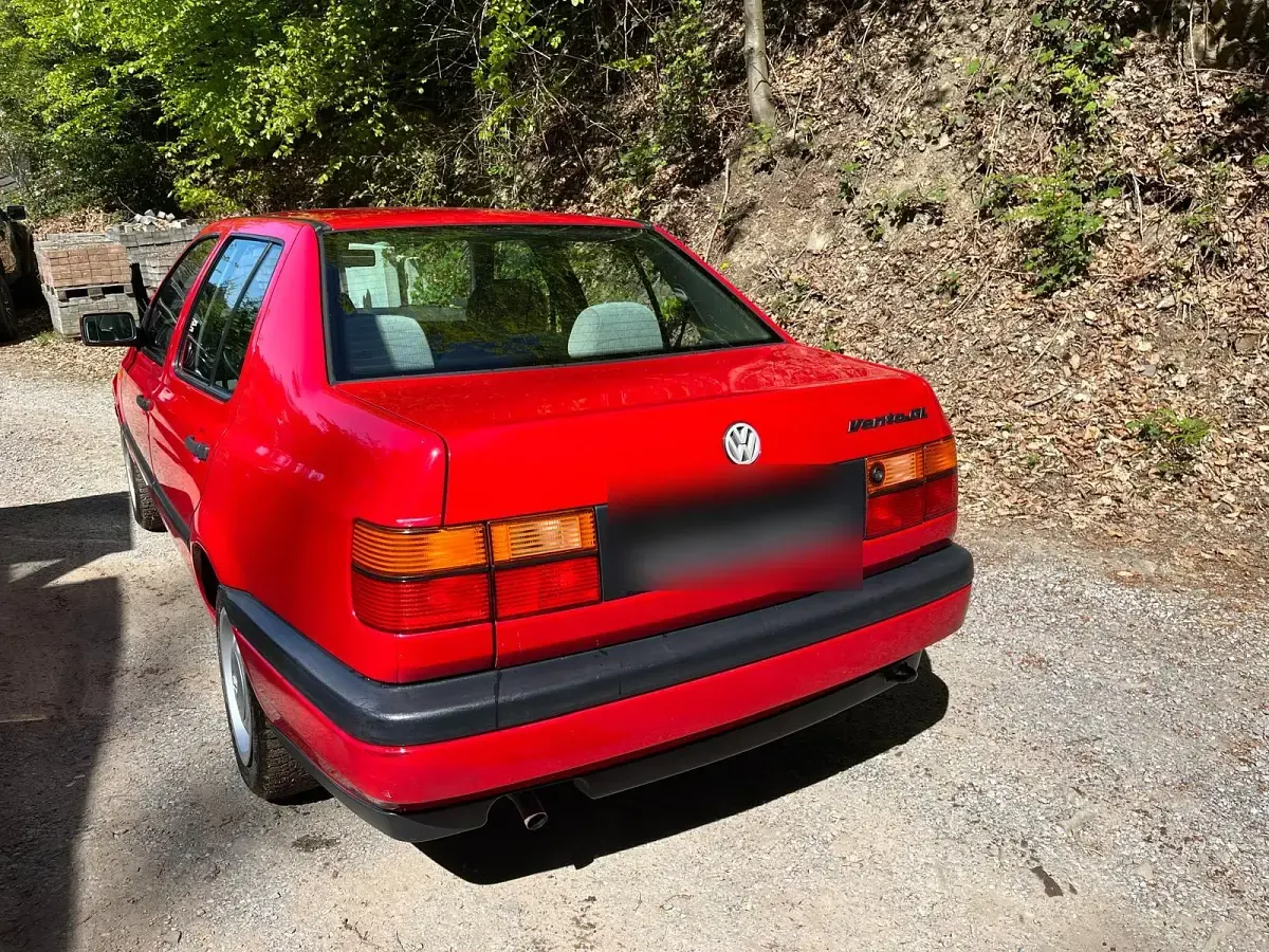 Usado VW Vento 75 HP (55 kW) 1994 Vermelho Sedan