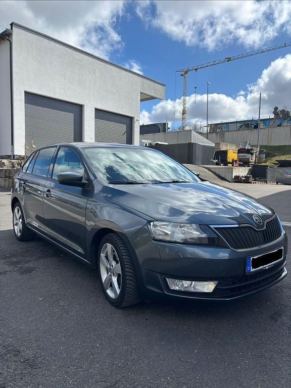 Gebraucht Skoda Rapid Active 105 PS (77 kW) 2014 Grau Kleinwagen