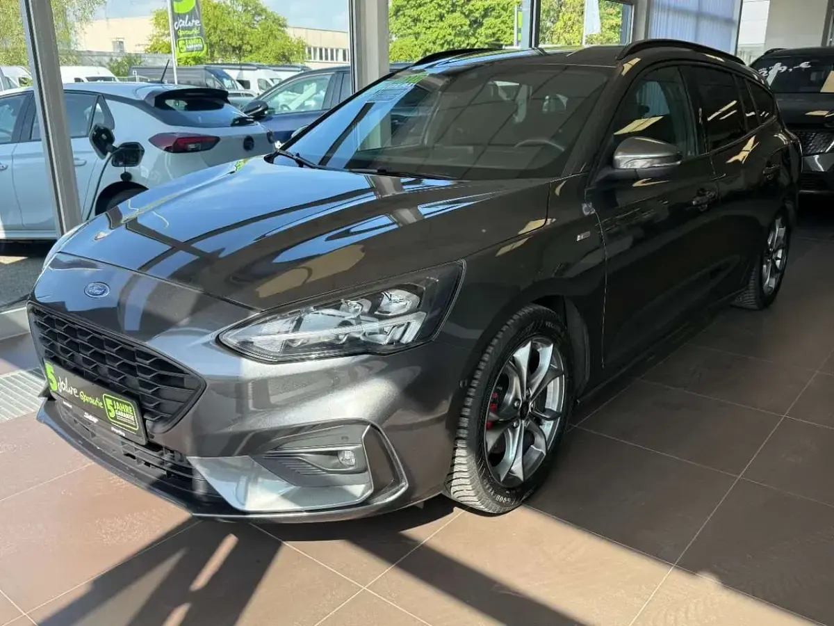 Begagnad Ford Focus ST-Line 150 HK (110 kW) 2019 Grå Kombi