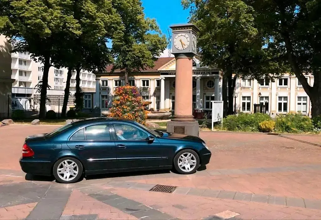 Gebraucht Mercedes E240 177 PS (130 kW) 2003 Schwarz Limousine
