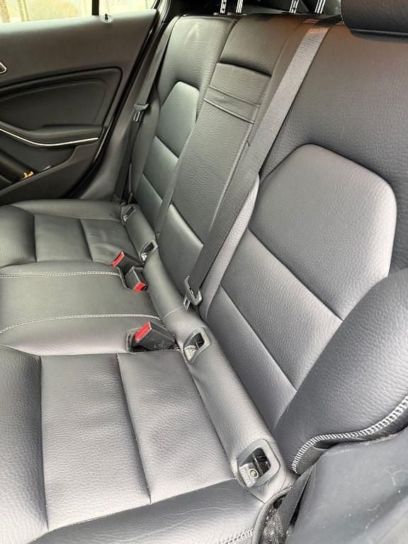 Gebraucht Mercedes GLA200 136 PS (100 kW) 2017 Silber SUV