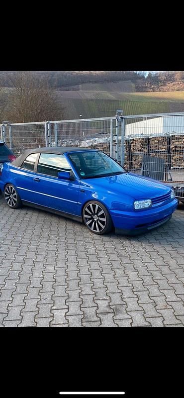 Blau Gebraucht 1997 VW Golf Cabriolet Cabrio | 2.450 € (Etwas zu teuer) - Bild 1/4