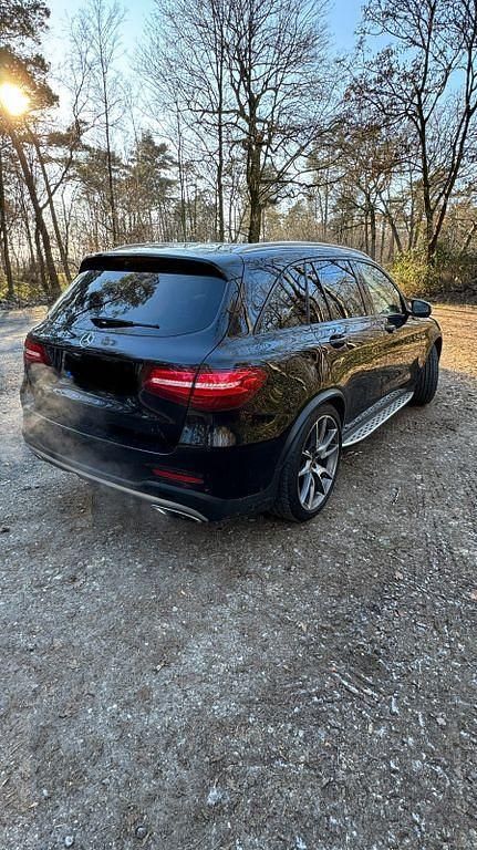 Schwarz Gebraucht 2016 Mercedes GLC43 AMG AMG SUV | 35.300 € (Fairer Preis) - Bild 1/4
