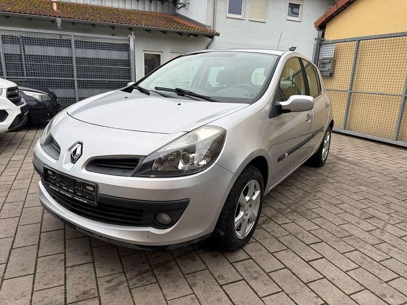 Gebraucht Renault Clio II 75 PS (55 kW) 2006 Silber Limousine