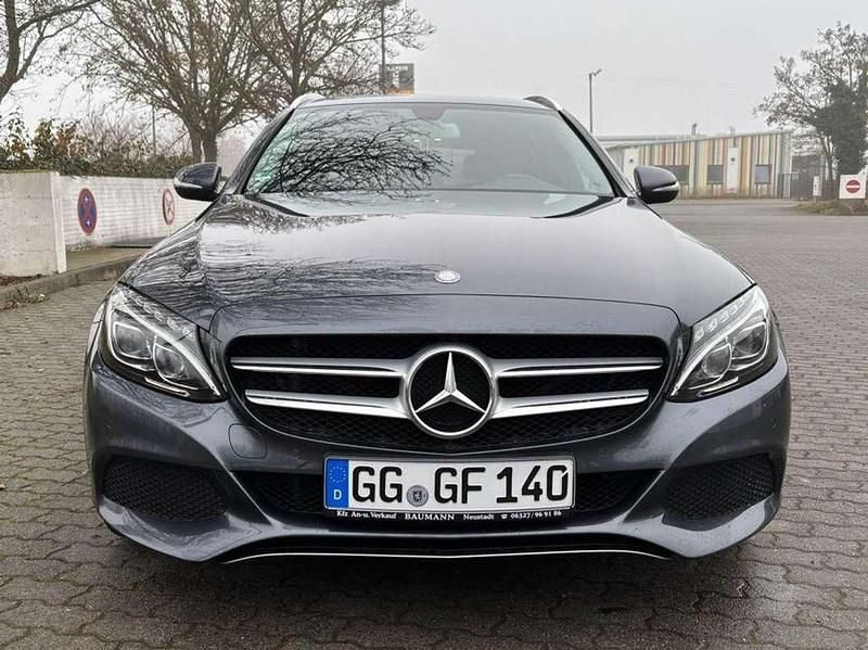 Gebraucht Mercedes C180 156 PS (114 kW) 2015 Grau Kombi