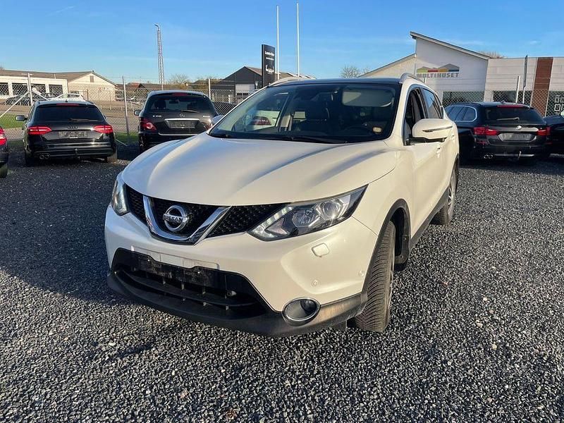 Weiß Gebraucht 2016 Nissan Qashqai Tekna SUV | 9.000 € (Superpreis) - Bild 1/4