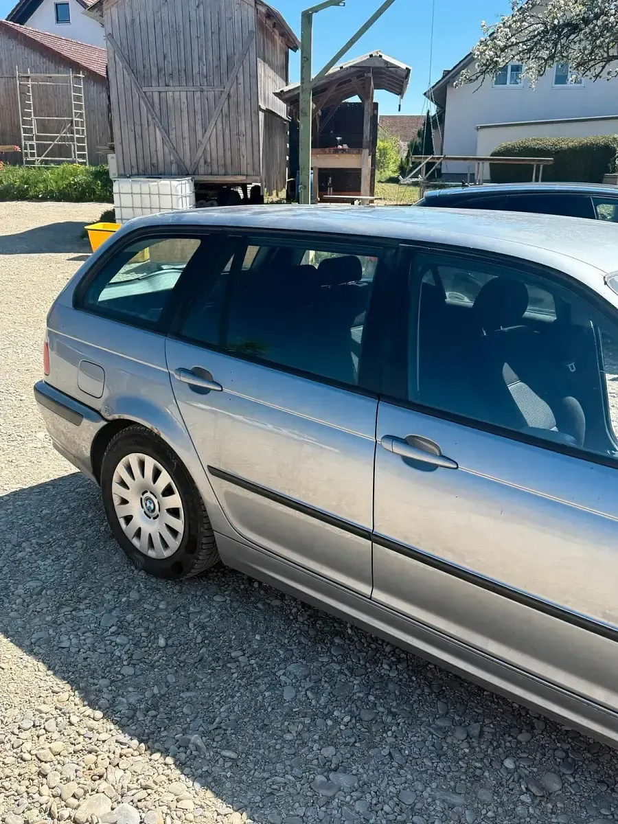 Gebraucht BMW 318 142 PS (104 kW) 2005 Silber Kombi
