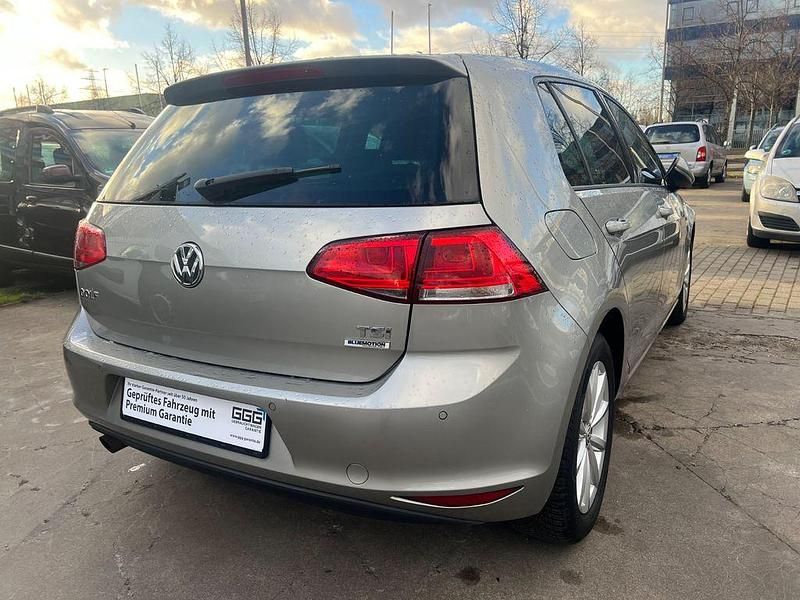 Gebraucht VW Golf VII LOUNGE 110 PS (80 kW) 2015 Silber Limousine