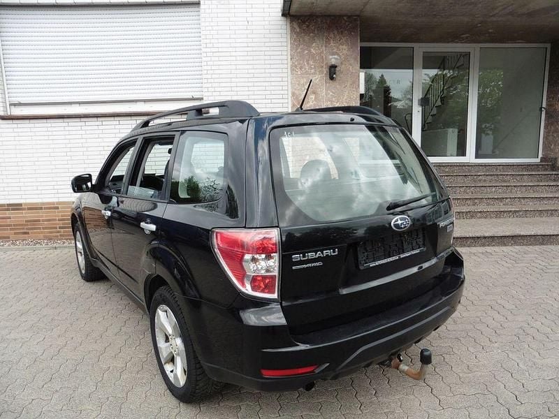 Gebraucht Subaru Forester Exclusive+ 147 PS (108 kW) 2013 Schwarz SUV